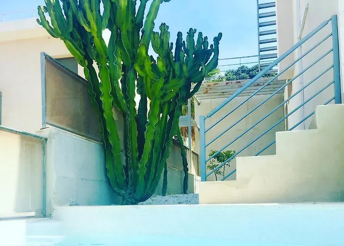 Chalet Junto Al Mar Con Piscina Climatizada