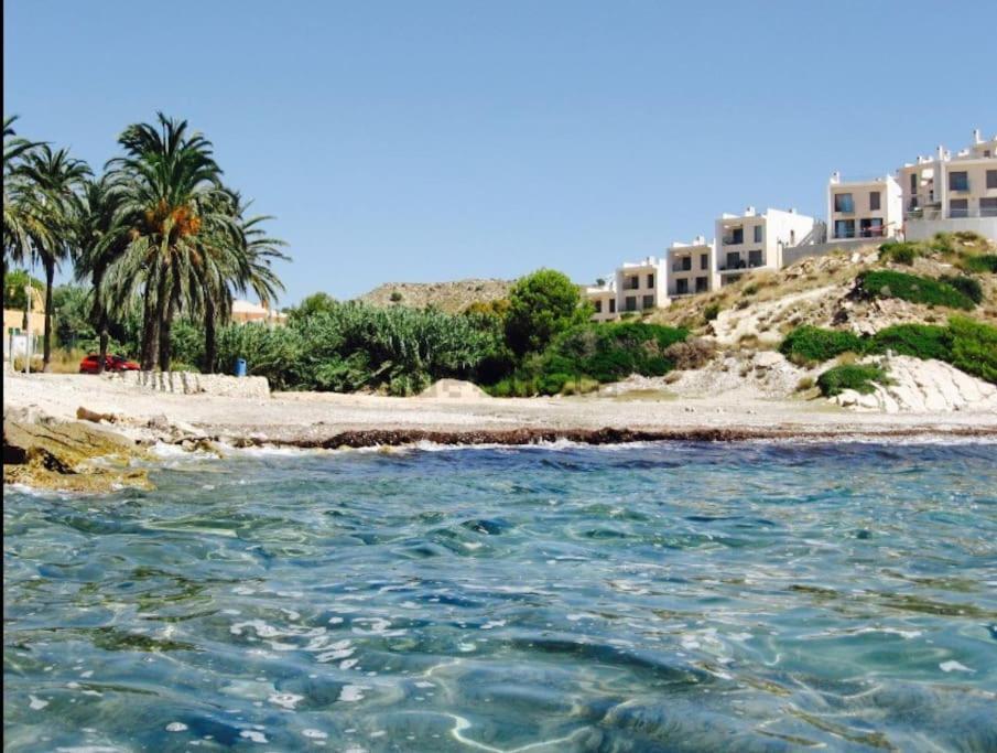 Vakantiehuis Junto Al Mar Con Piscina Climatizada